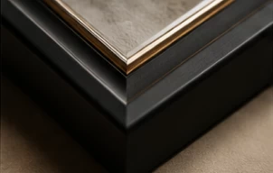 Protective black frame corner